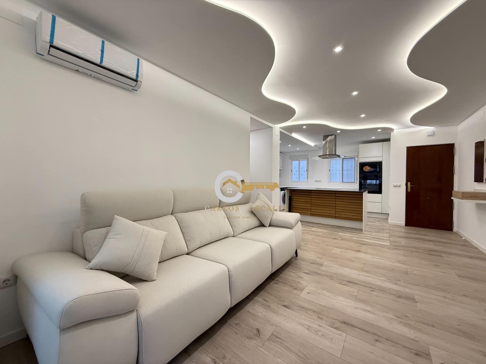 2 bedroom Flat for sale in Velez-Malaga - € 243,500 (Ref: 9608233)