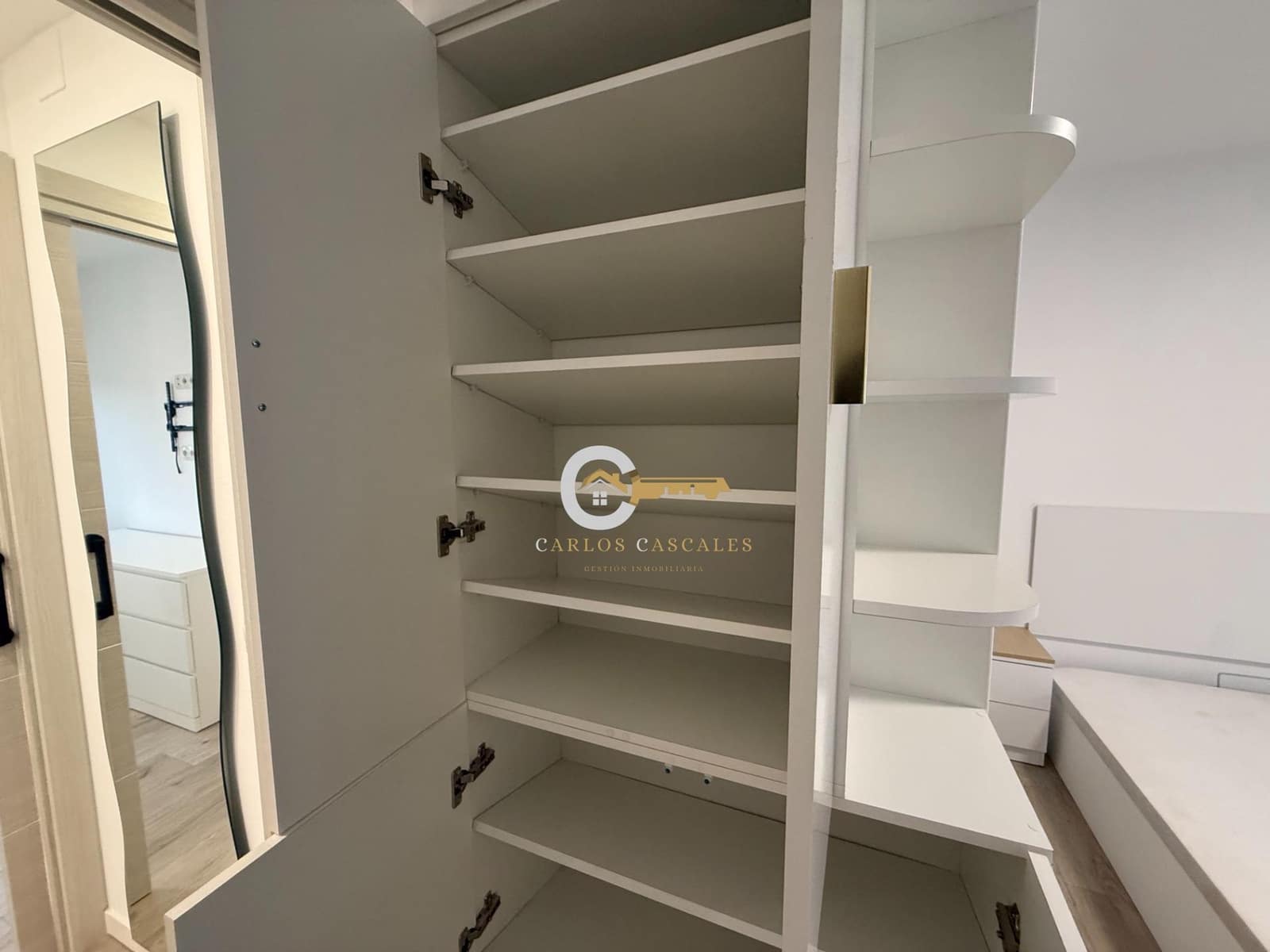 2 bedroom Flat for sale in Velez-Malaga - € 243,500 (Ref: 9608233)