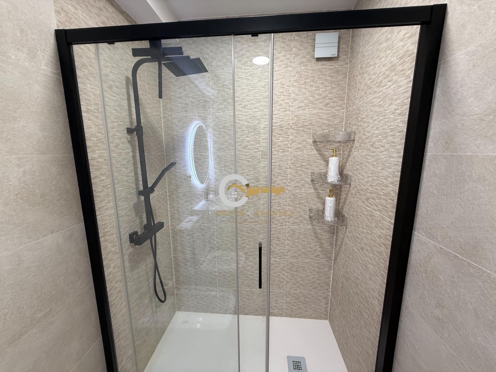 2 bedroom Flat for sale in Velez-Malaga - € 243,500 (Ref: 9608233)