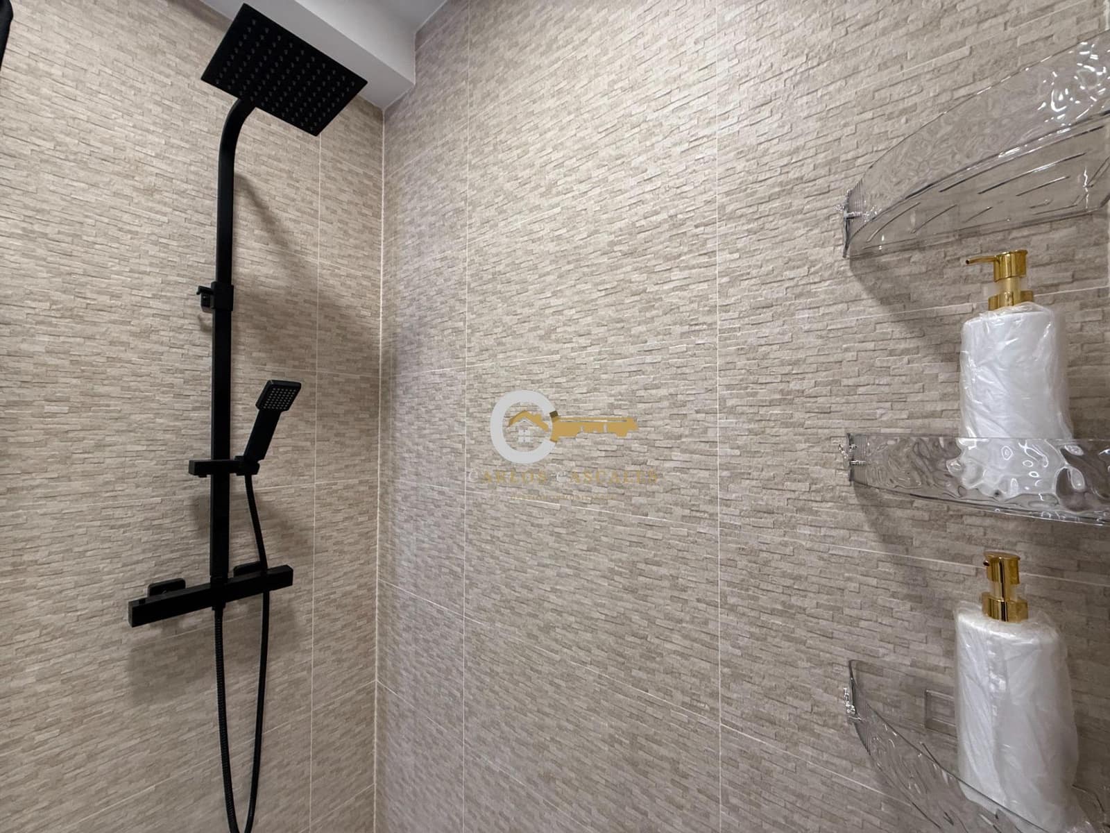 2 bedroom Flat for sale in Velez-Malaga - € 243,500 (Ref: 9608233)