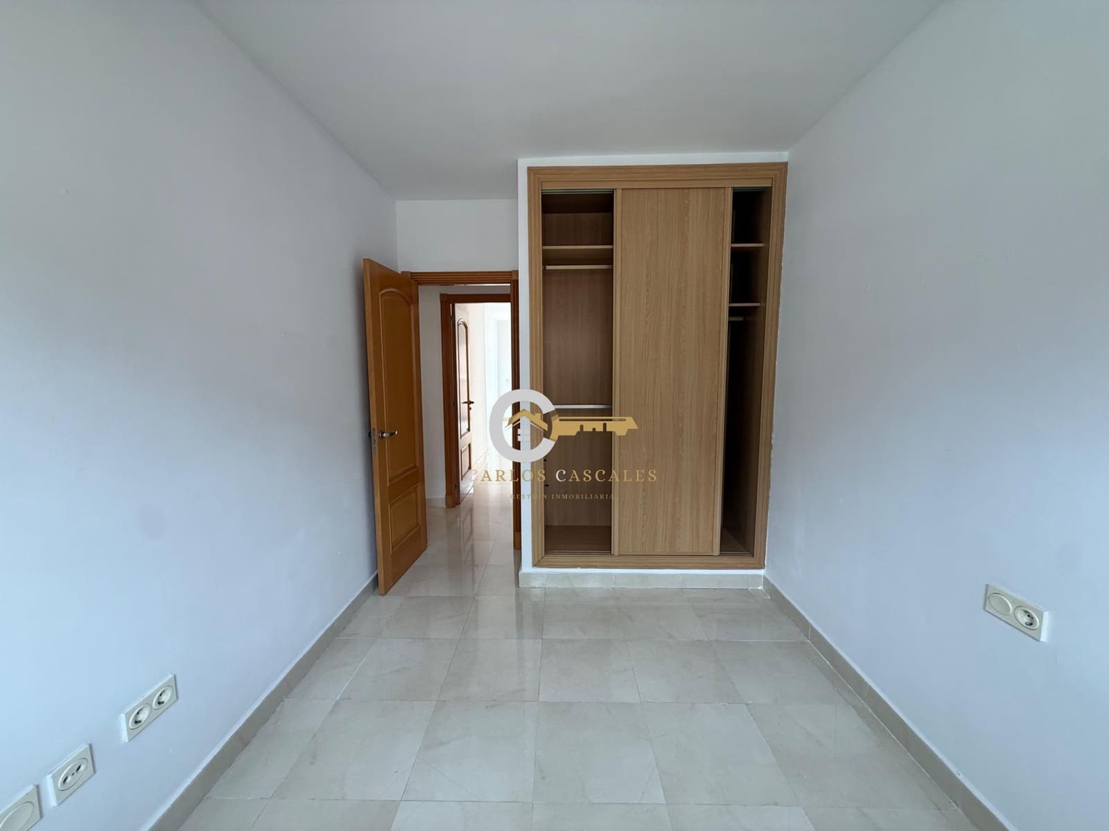 3 bedroom Flat for sale in Caleta de Velez with pool - € 350,000 (Ref: 9625903)