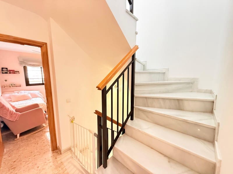 4 sypialnia Willa na sprzedaż w Velez-Malaga - 320 000 € (Ref: 9784338)