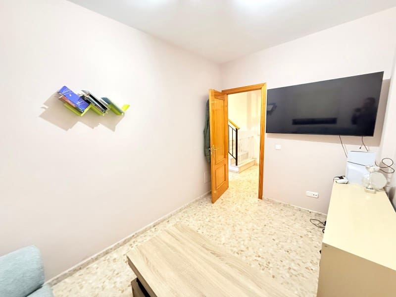 4 sypialnia Willa na sprzedaż w Velez-Malaga - 320 000 € (Ref: 9784338)