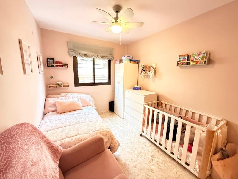 4 sypialnia Willa na sprzedaż w Velez-Malaga - 320 000 € (Ref: 9784338)