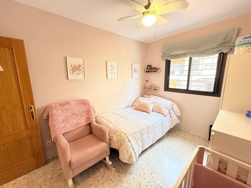 4 sypialnia Willa na sprzedaż w Velez-Malaga - 320 000 € (Ref: 9784338)