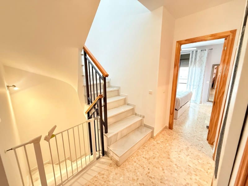 4 sypialnia Willa na sprzedaż w Velez-Malaga - 320 000 € (Ref: 9784338)