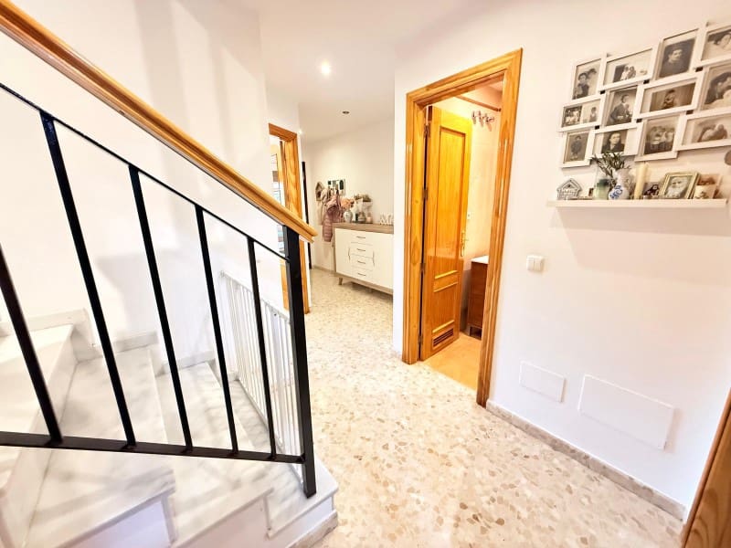 4 sypialnia Willa na sprzedaż w Velez-Malaga - 320 000 € (Ref: 9784338)