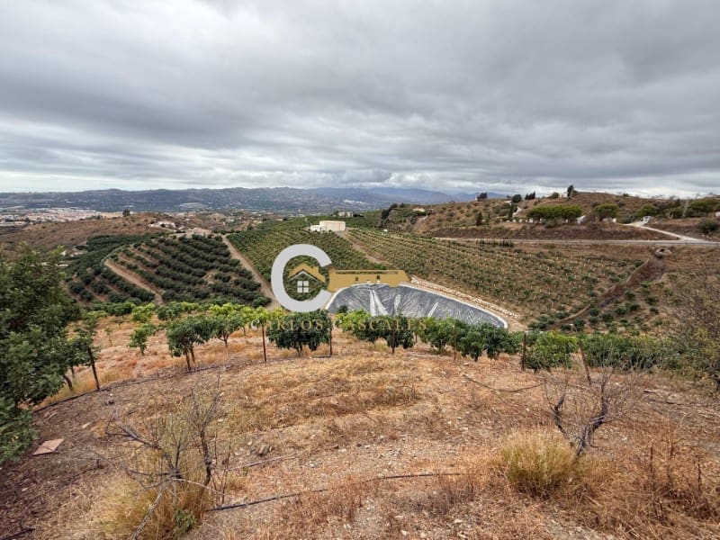 2 bedroom Finca/Country House for sale in Velez-Malaga with pool - € 505,000 (Ref: 9790962)