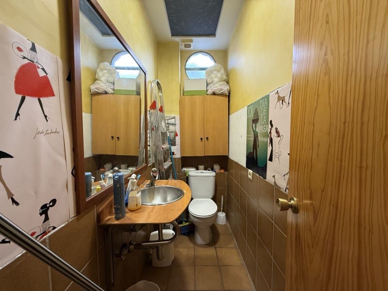 Commercial for sale in Velez-Malaga - € 120,000 (Ref: 9790963)