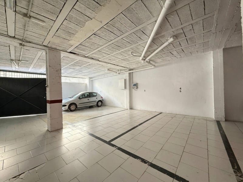 Commercial for sale in Velez-Malaga - € 120,000 (Ref: 9790963)