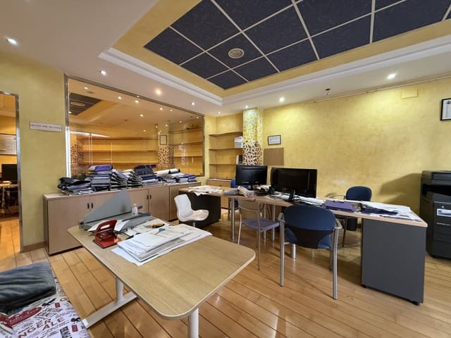 Kommersiell til salgs i Vélez-Málaga - € 120 000 (Ref: 9790963)