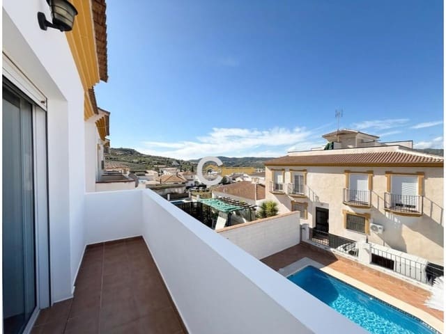 4 sovrum Semi-fristående Villa till salu i Alcaucín med pool - 300 000 € (Ref: 9790965)