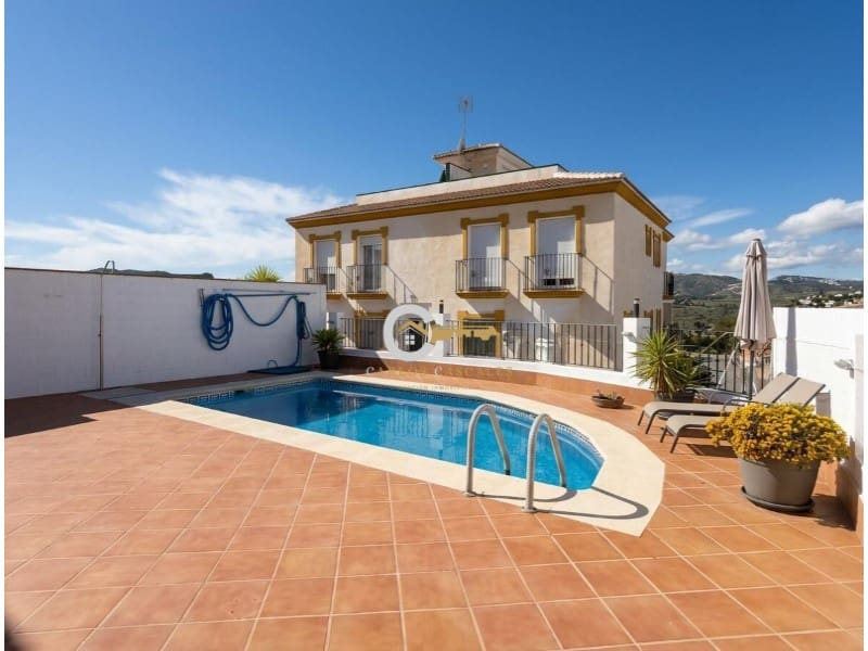 4 sovrum Semi-fristående Villa till salu i Alcaucin med pool - 300 000 € (Ref: 9790965)