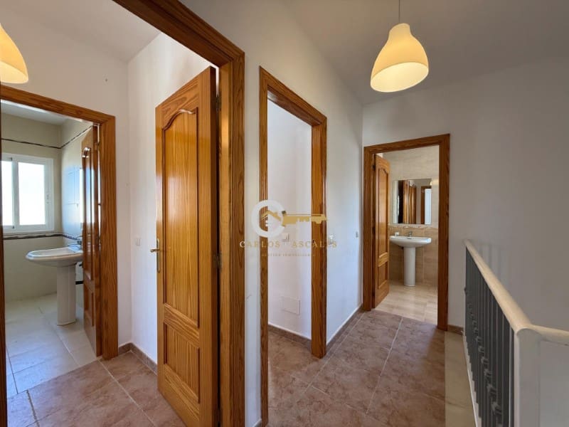 4 sovrum Semi-fristående Villa till salu i Alcaucin med pool - 300 000 € (Ref: 9790965)