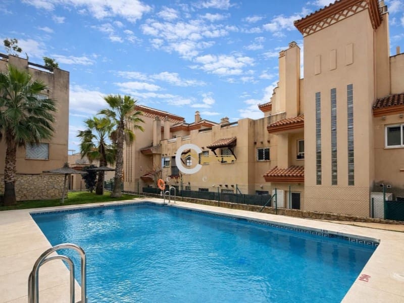 3 slaapkamer Flat te koop in Caleta de Velez - € 349.900 (Ref: 9790966)