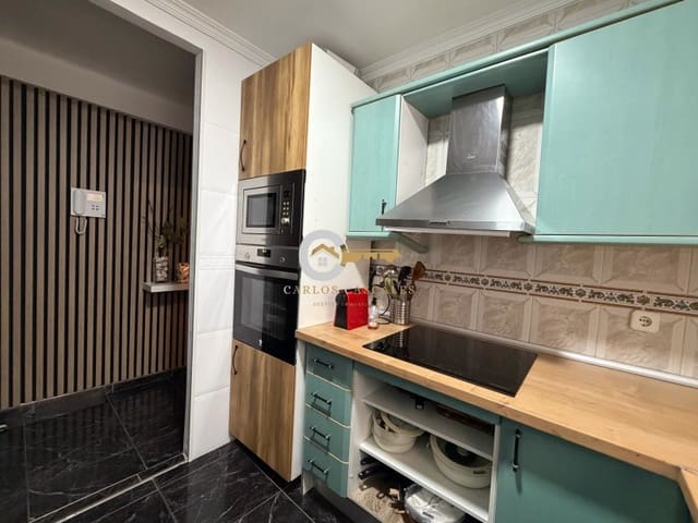 Piso de 3 habitaciones en Vélez-Málaga en venta - 271.500 € (Ref: 9833900)