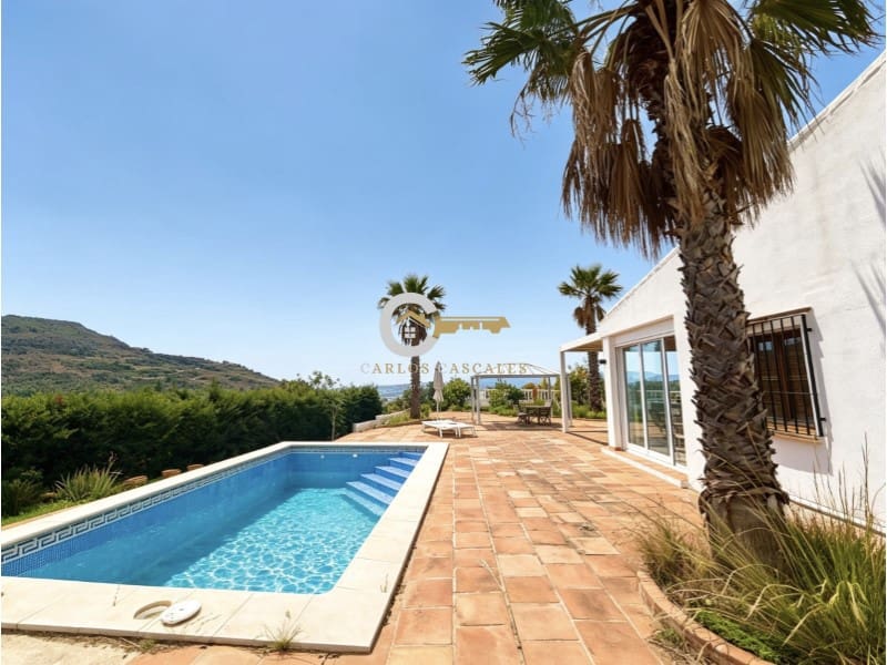 3 bedroom Villa for sale in Vinuela with pool garage - € 420,000 (Ref: 9843332)
