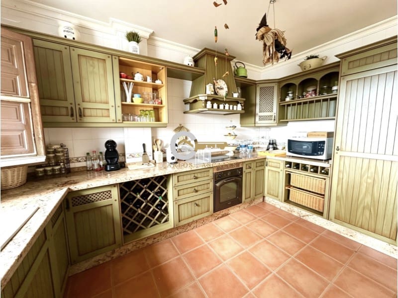 3 bedroom Villa for sale in Vinuela with pool garage - € 420,000 (Ref: 9843332)