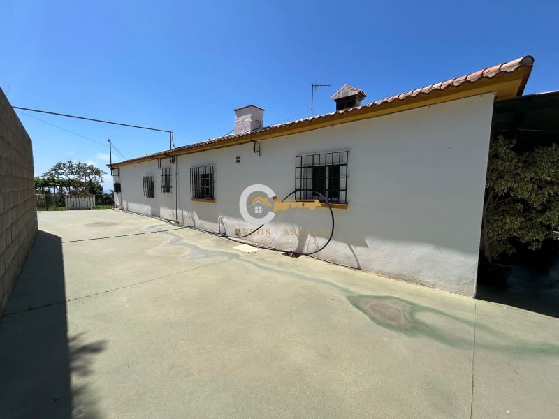 Finca/Casa Rural de 3 habitaciones en Benajarafe en venta con garaje - 365.000 € (Ref: 9894370)