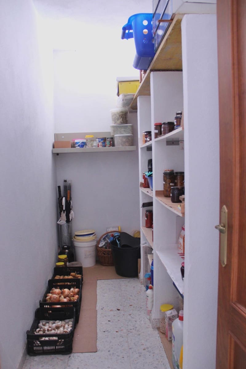 4 soveværelse Finca/Landehus til salg i Benaocaz med swimmingpool garage - € 360.000 (Ref: 9345682)