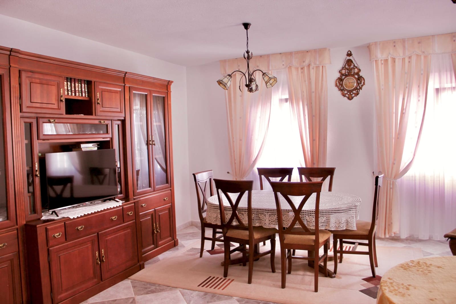 4 soveværelse Finca/Landehus til salg i Benaocaz med swimmingpool garage - € 360.000 (Ref: 9345682)