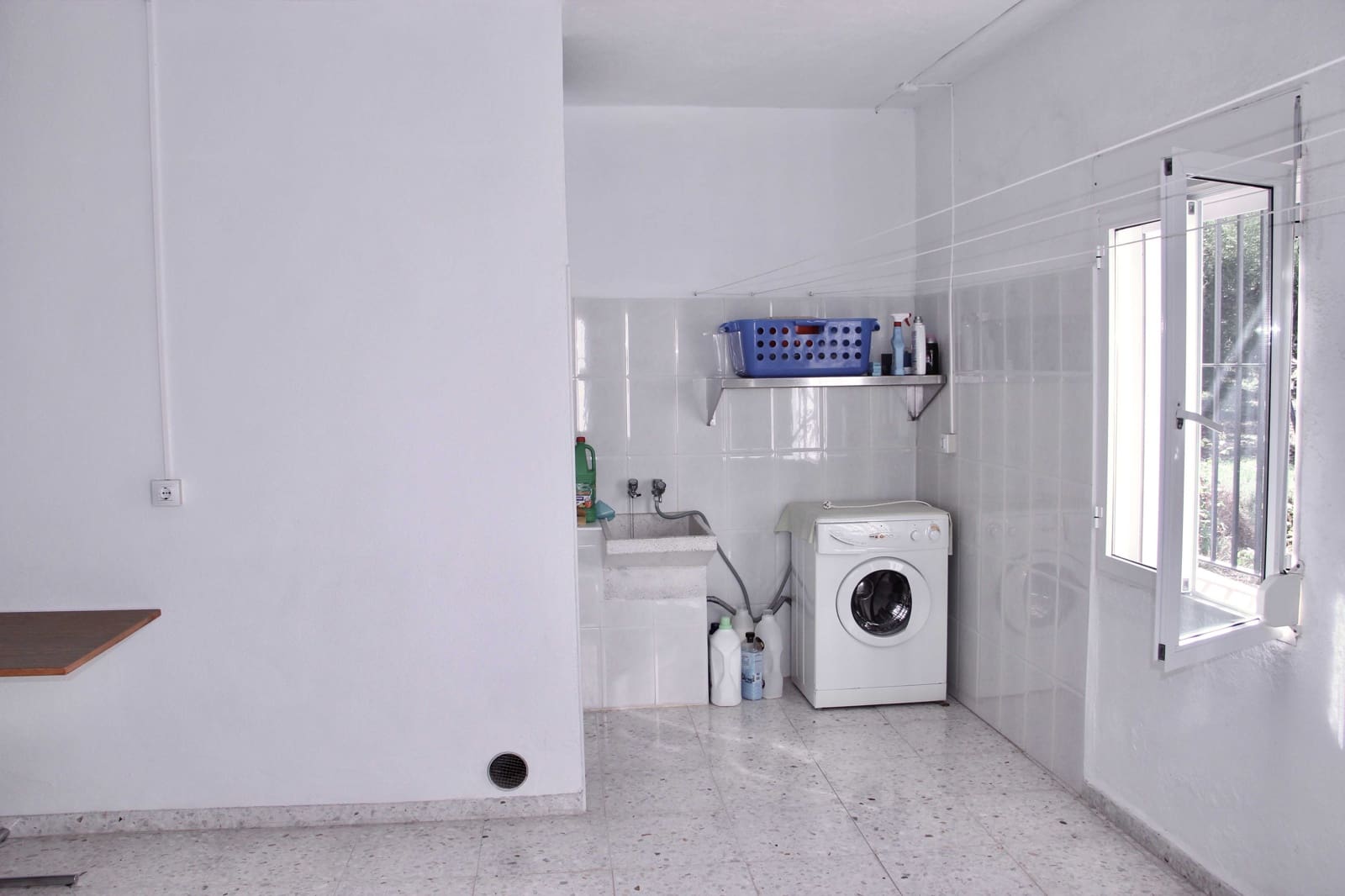 4 soveværelse Finca/Landehus til salg i Benaocaz med swimmingpool garage - € 360.000 (Ref: 9345682)