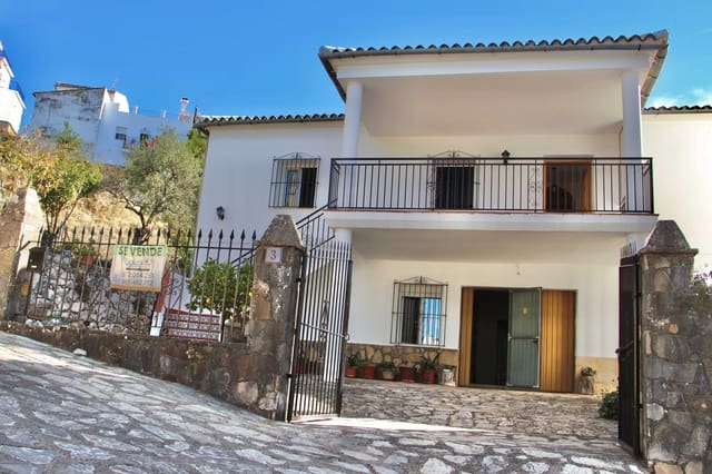 4 soveværelse Finca/Landehus til salg i Benaocaz med swimmingpool garage - € 360.000 (Ref: 9345682)