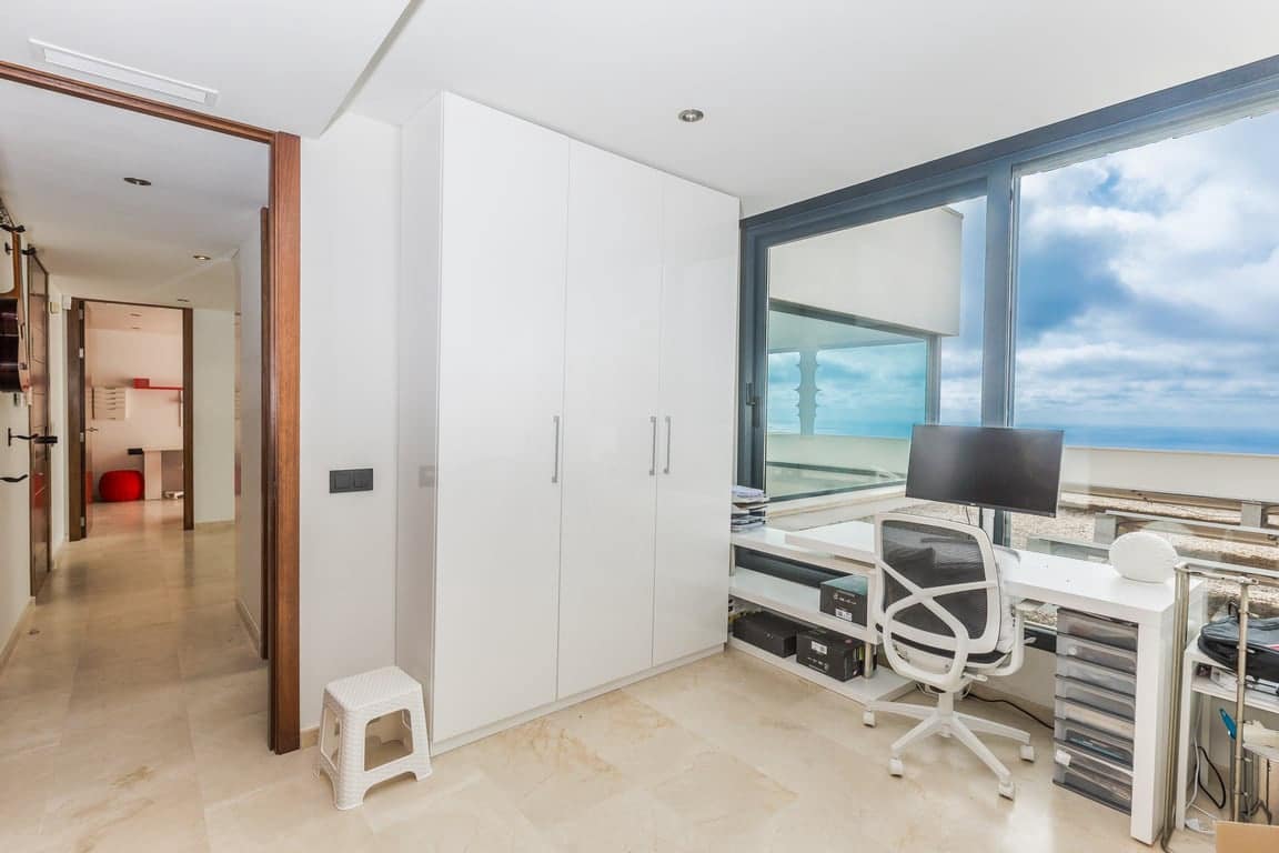 Chalet de 3 habitaciones en Cumbre del Sol en venta con piscina garaje - 2.350.000 € (Ref: 10125233)