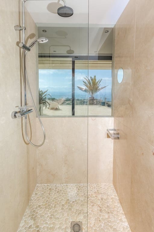 Chalet de 3 habitaciones en Cumbre del Sol en venta con piscina garaje - 2.350.000 € (Ref: 10125233)
