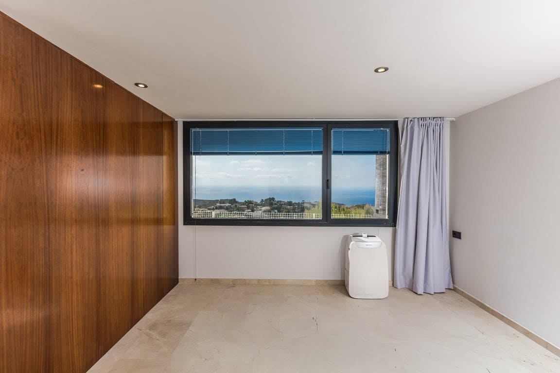 Chalet de 3 habitaciones en Cumbre del Sol en venta con piscina garaje - 2.350.000 € (Ref: 10125233)
