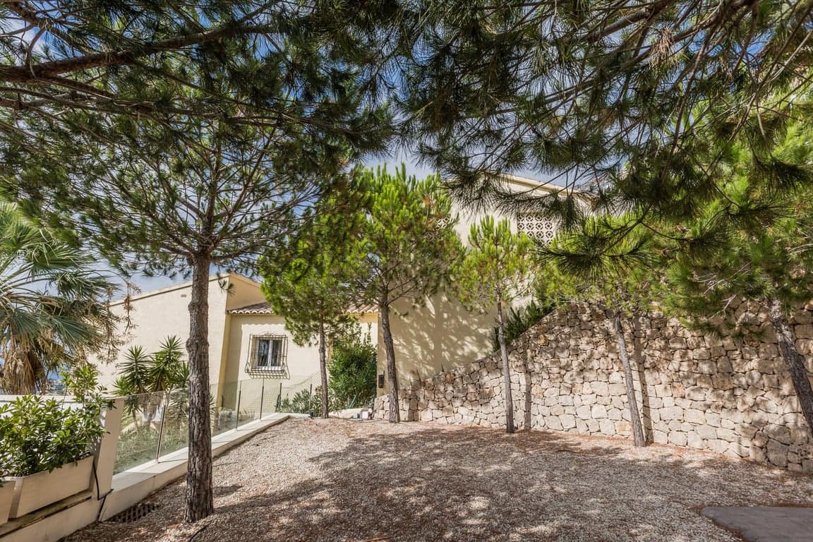 Chalet de 3 habitaciones en Cumbre del Sol en venta con piscina garaje - 2.350.000 € (Ref: 10125233)