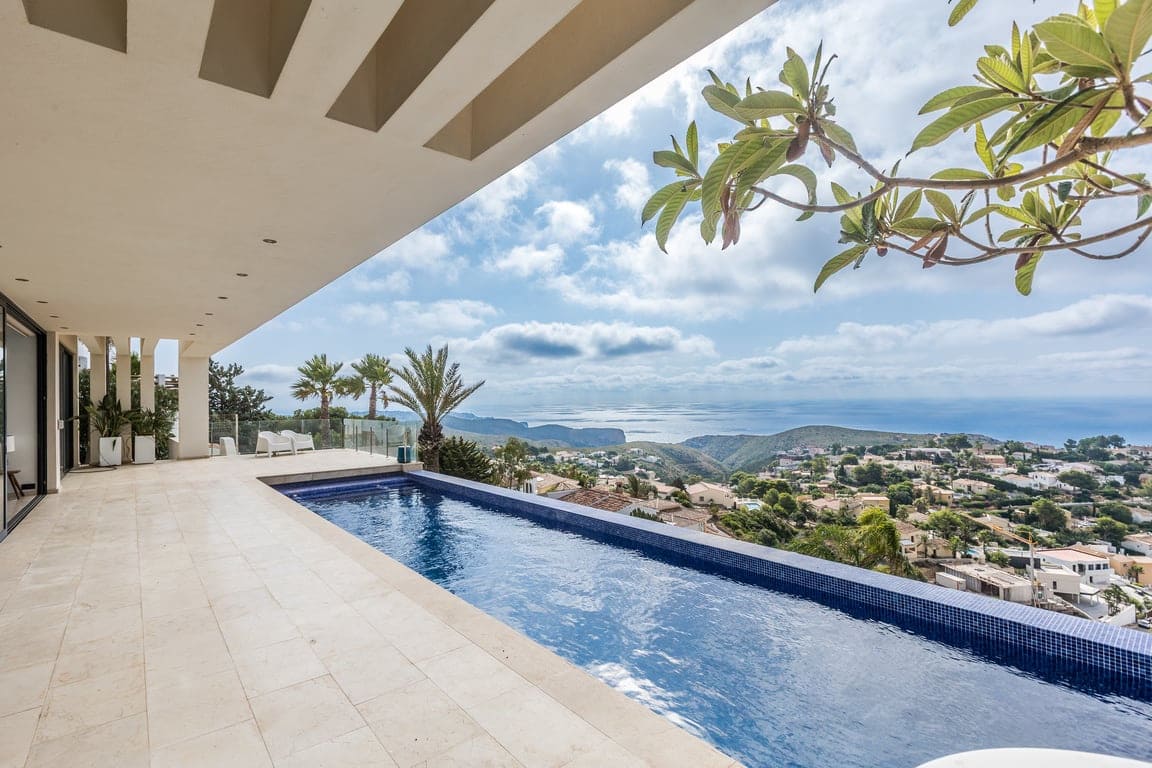 Chalet de 3 habitaciones en Cumbre del Sol en venta con piscina garaje - 2.350.000 € (Ref: 10125233)