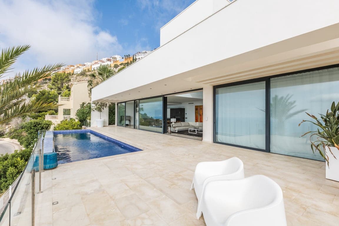Chalet de 3 habitaciones en Cumbre del Sol en venta con piscina garaje - 2.350.000 € (Ref: 10125233)