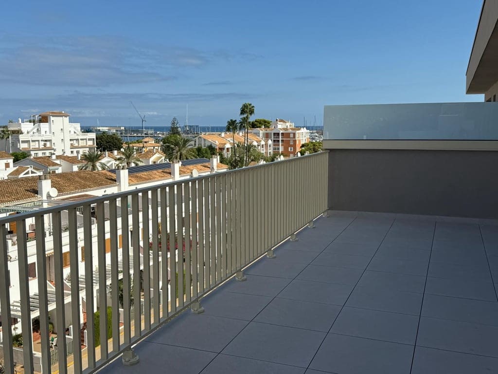 2 bedroom Penthouse for sale in Denia with pool garage - € 535,000 (Ref: 9415063)