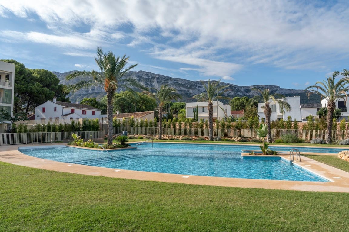 2 bedroom Apartment for sale in Denia with pool garage - € 420,000 (Ref: 9420446)
