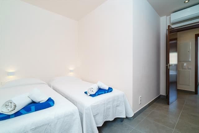 5 bedroom Villa for rent in Javea / Xabia with garage - € 3,800 (Ref: 9481454)