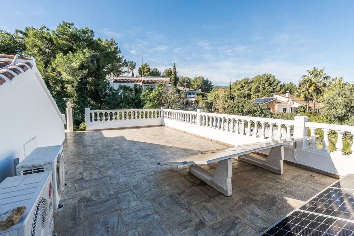 5 sypialnia Willa na sprzedaż w Javea / Xabia z basenem garażem - 995 000 € (Ref: 9580305)