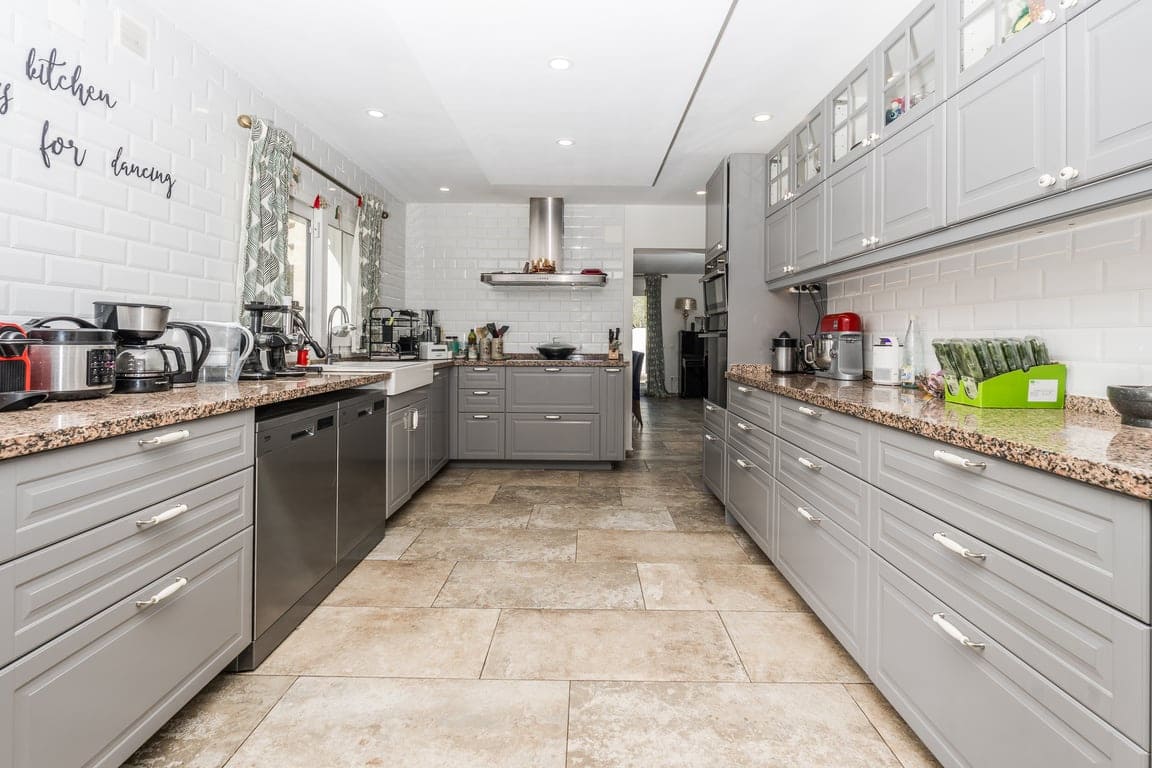 5 sypialnia Willa na sprzedaż w Javea / Xabia z basenem garażem - 995 000 € (Ref: 9580305)