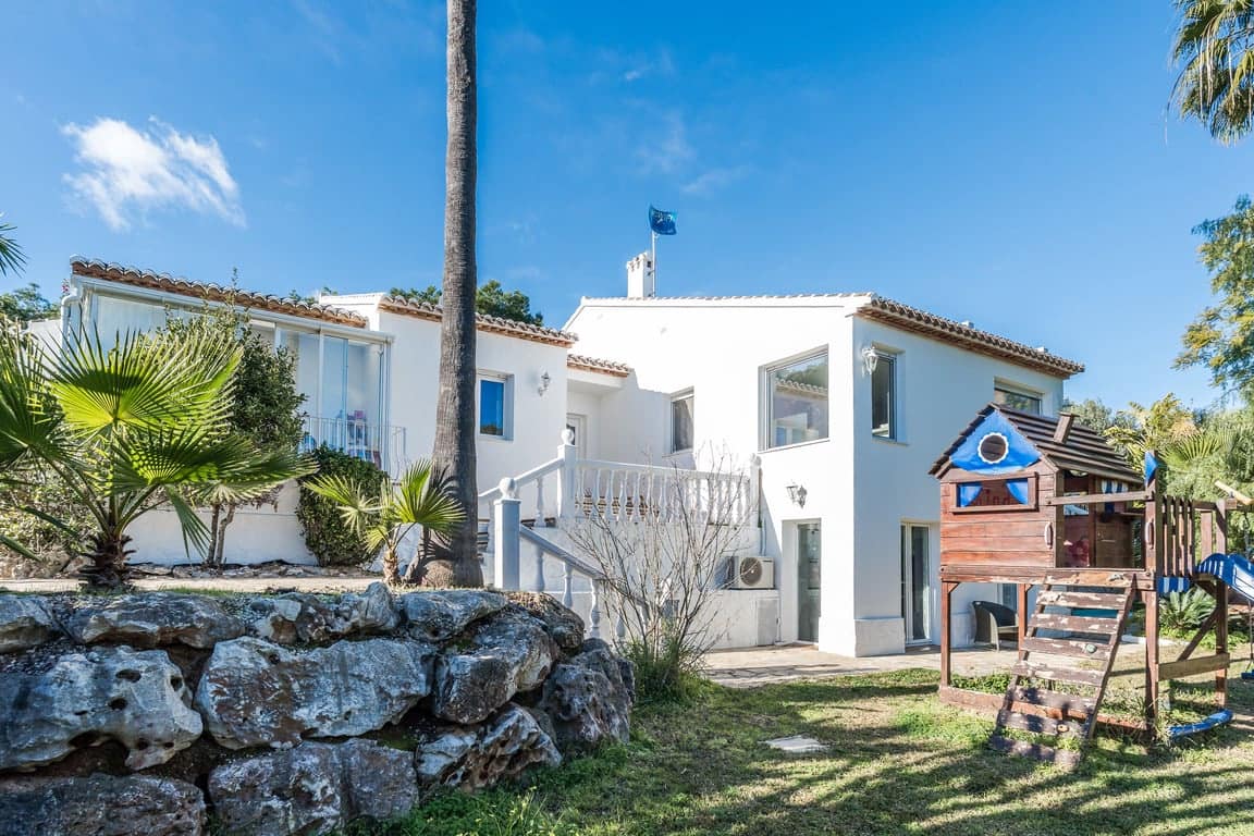 5 sypialnia Willa na sprzedaż w Javea / Xabia z basenem garażem - 995 000 € (Ref: 9580305)