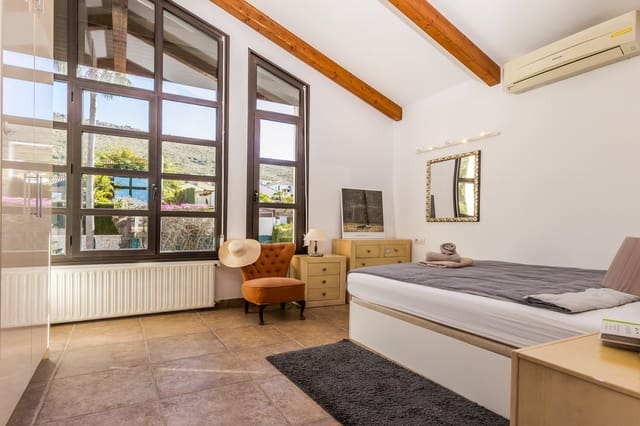 4 makuuhuone Huvila myytävänä paikassa Javea / Xàbia mukana uima-altaan 
autotalli - 990 000 € (Ref: 9624084)