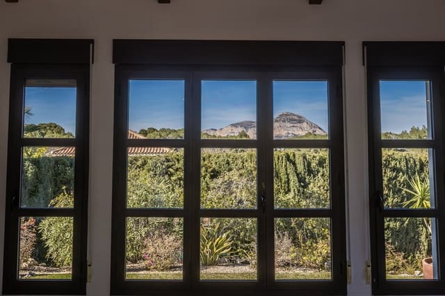 4 soveværelse Villa til salg i Javea / Xàbia med swimmingpool garage - € 950.000 (Ref: 9624084)