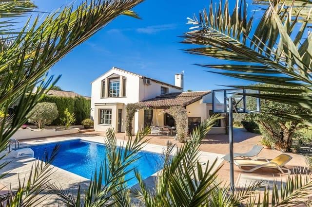 4 soveværelse Villa til salg i Javea / Xàbia med swimmingpool garage - € 950.000 (Ref: 9624084)