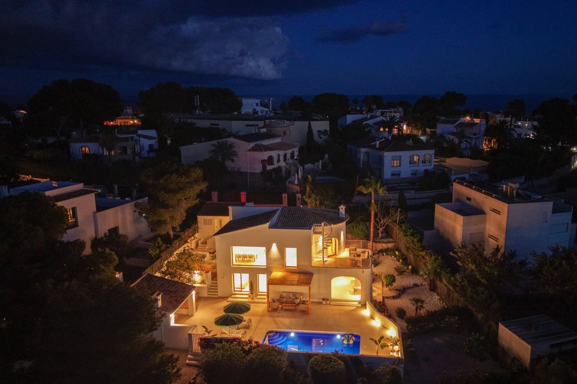 4 bedroom Villa for sale in Javea / Xabia with garage - € 1,890,000 (Ref: 9693107)