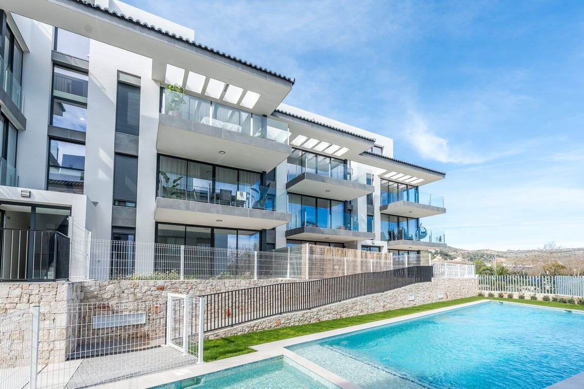 Apartamento de 3 habitaciones en Javea / Xàbia en venta con piscina garaje - 610.000 € (Ref: 9765294)