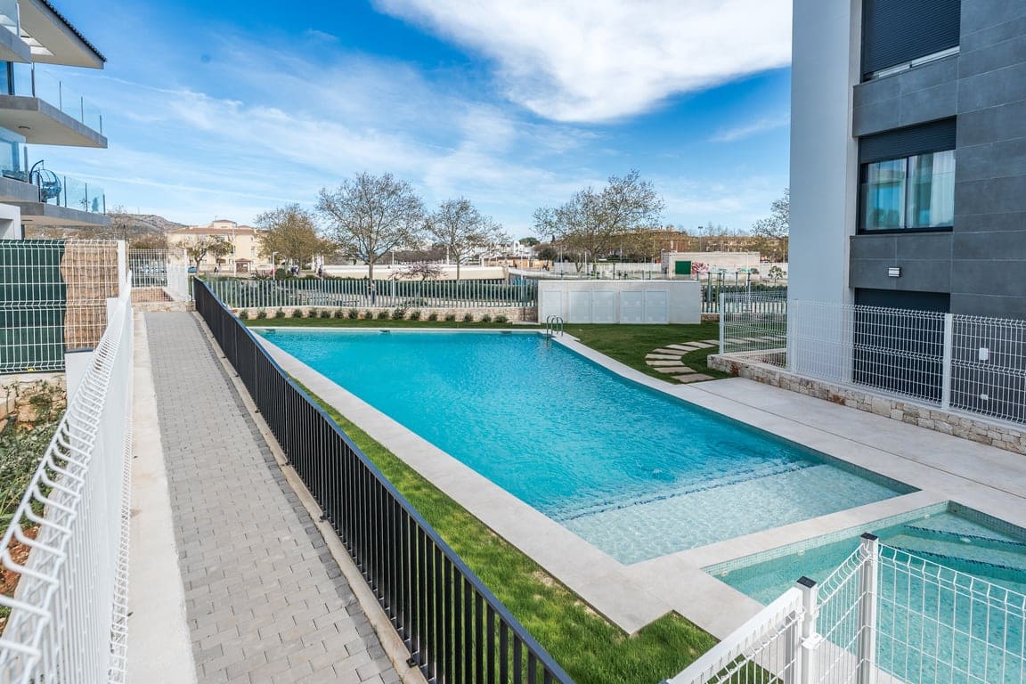 Apartamento de 3 habitaciones en Javea / Xàbia en venta con piscina garaje - 610.000 € (Ref: 9765294)