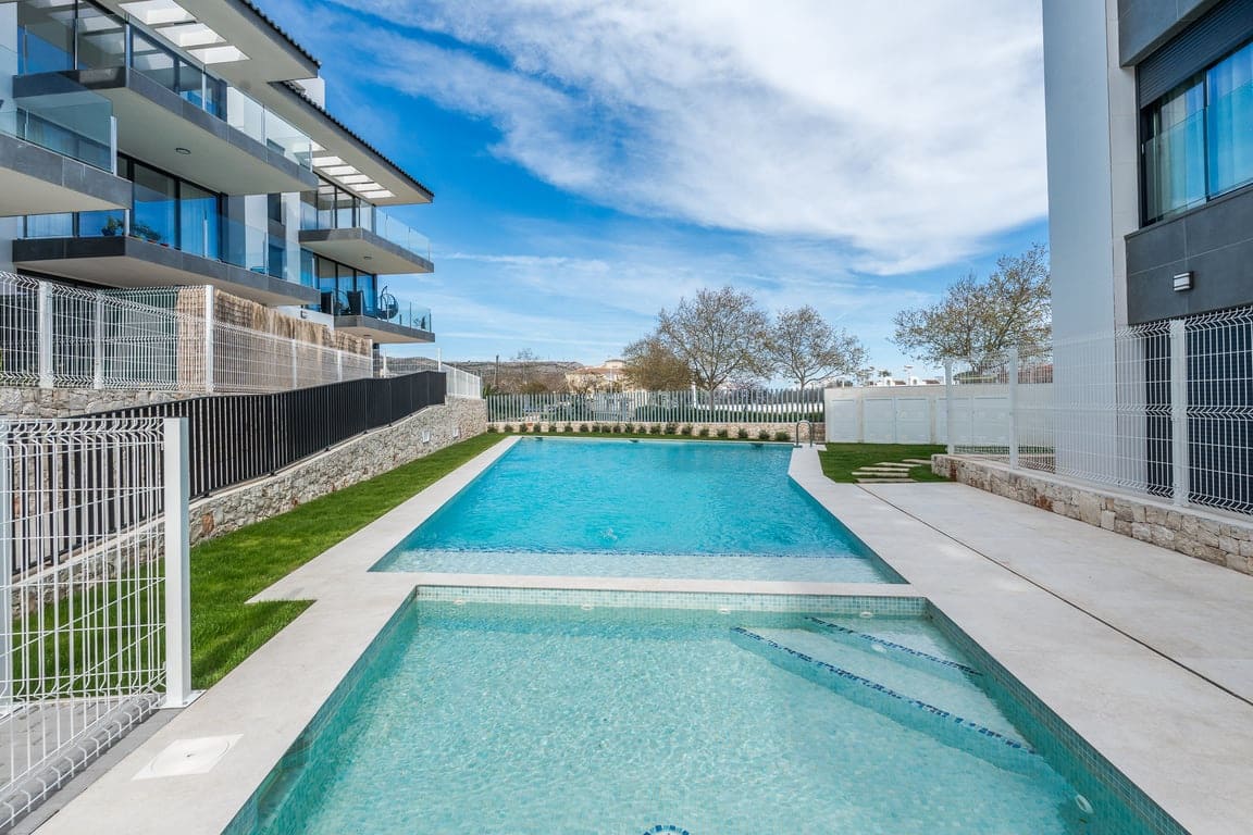 Apartamento de 3 habitaciones en Javea / Xàbia en venta con piscina garaje - 610.000 € (Ref: 9765294)