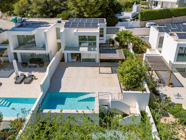 2 soverom Villa til salgs i Moraira, Teulada-Moraira med svømmebasseng garasje - € 780 000 (Ref: 9779090)