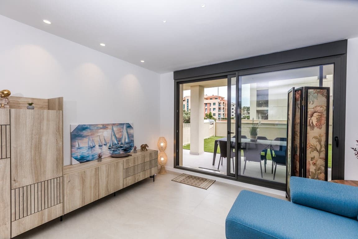 4 bedroom Apartment for rent in Denia with pool garage - € 3,500 (Ref: 9958439)