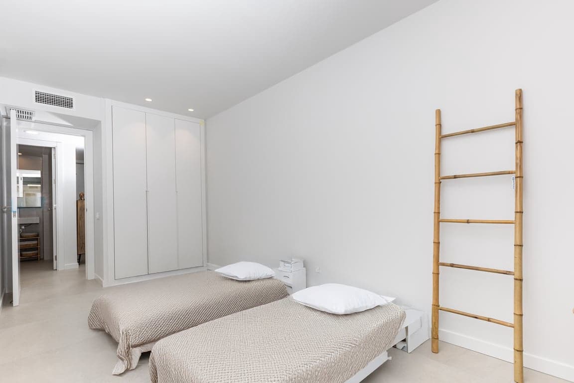 4 bedroom Apartment for rent in Denia with pool garage - € 3,500 (Ref: 9958439)