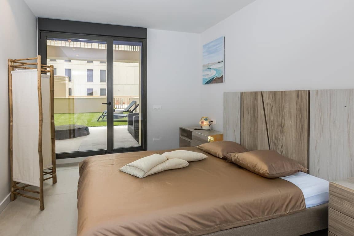 4 bedroom Apartment for rent in Denia with pool garage - € 3,500 (Ref: 9958439)